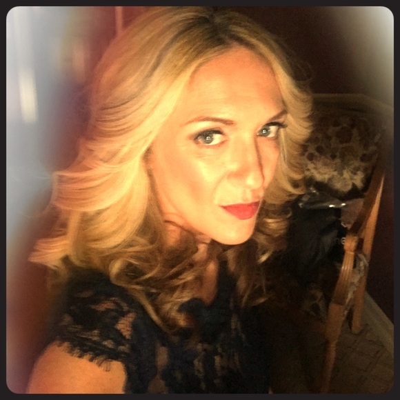 Meet your Posher, Christine - Picture 1 of 1